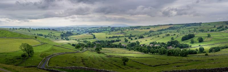 https://pixabay.com/photos/malham-yorkshire-landscape-2877845/